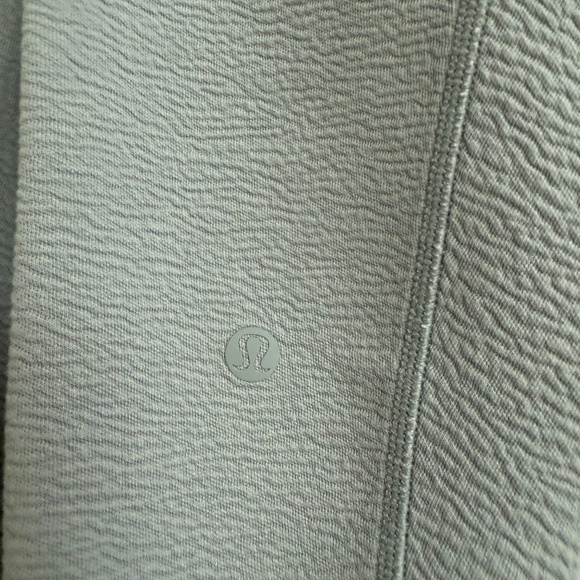 Lululemon Mens Grey Hoodie, Size Small - Picture 3 of 4